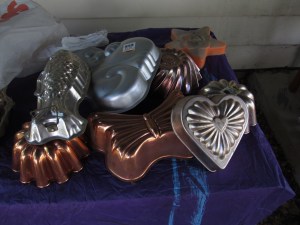 Mostly jello molds, but there's a kitty cat cake pan in there, too.